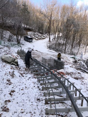 雪、現場。