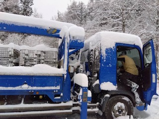 雪の季節到来!!